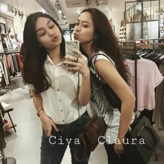 ❤️ Ciya Claura femmes, filles, selfie, moue, amis, portrait telegram sticker