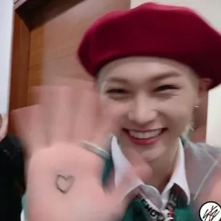 👋 heart, felix, stray kids, beret, smile, kpop idol telegram sticker