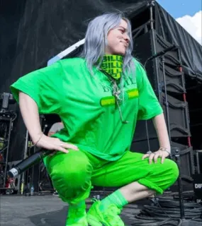 ✨ Billie Eilish BILLIE Billie Eilish, chanteuse, tenue verte, musique, pop, performance telegram sticker