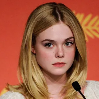 😒 Elle Fanning Elle Fanning, Schauspielerin, Promi, Porträt, blond, Frau whatsapp sticker
