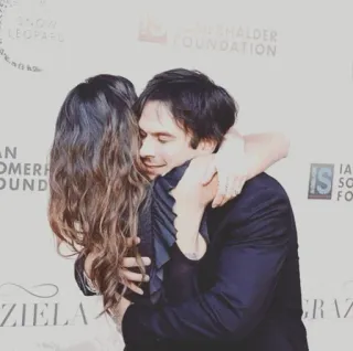 ❤️ abrazo, pareja, celebridad, evento, formal, gente, cariño whatsapp sticker