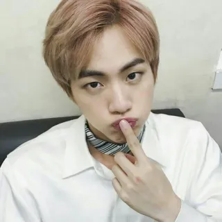 ☁️ chân dung, đàn ông, selfie, áo sơ mi trắng, khăn sọc, K-pop telegram sticker