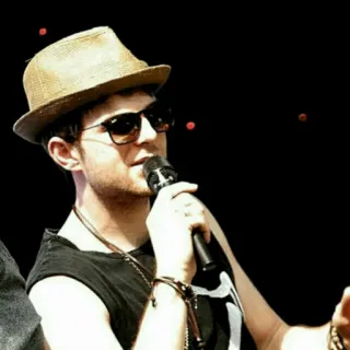 📎 man, hat, sunglasses, microphone, singer, musician telegram sticker