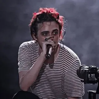 ❤️‍🔥 cantante, micrófono, música, artista, actuación telegram sticker