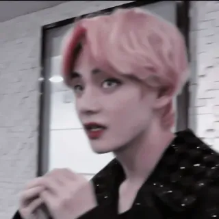 🪡 V V, BTS, K-pop, Coreano, Ídolo, Cantor, Cabelo rosa telegram sticker