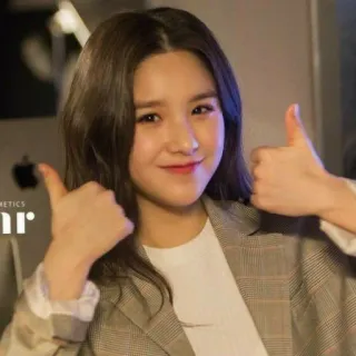 👍 wanita, jempol ke atas, potret, senyum, gadis, asia, korea telegram sticker
