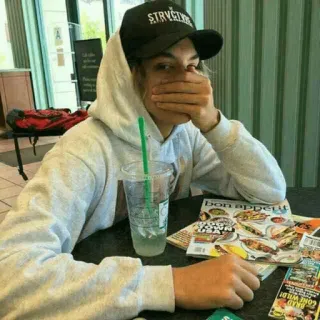 🤭 STRVCTVRE persona, felpa con cappuccio, bevanda, rivista, cappello telegram sticker