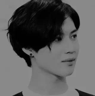 ®️ personne, portrait, homme, boucle d'oreille, noir et blanc, kpop, chanteur whatsapp sticker