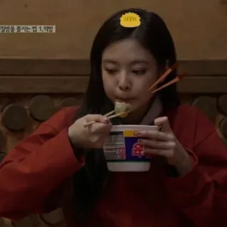 🍜 wanita, makan, mie, makanan, sumpit, orang whatsapp sticker