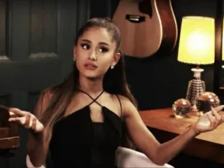 😐 Ariana Grande Gwiazda pop, Piosenkarka, Kobieta, Celebrytka, Mem, Wywiad telegram sticker