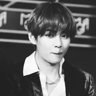 🕳 V kpop, bts, 가수, 뷔, 아이돌, 음악 telegram sticker