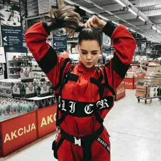 🦋 SLICR kobieta, czerwony, supermarket, poza, moda telegram sticker