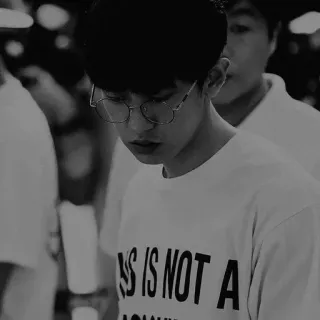 ➿ This is not a movie T-Shirt, Brille, Text, Kleidung, Person, Filmzitat telegram sticker