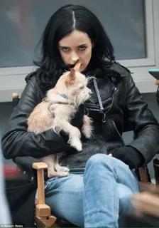🥀 Jessica Jones femme, chien, veste, jeans, portrait, série TV, Marvel, super-héros telegram sticker