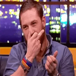 🌚 Tom Hardy 톰 하디, 배우, 가운데 손가락, 제스처, 유명인, 불쾌한 telegram sticker
