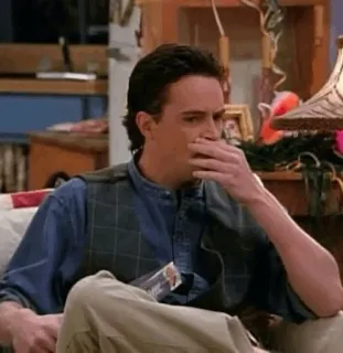 🤔 Chandler Bing Friends Chandler Bing, Przyjaciele, Matthew Perry, serial TV, sitcom, śmieszne, reakcja telegram sticker