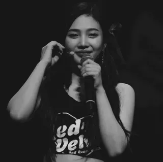 🦋 Red Velvet K-Pop, Red Velvet, Sänger, Joy, Mikrofon telegram sticker