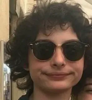🎸 Finn Wolfhard celebrità, attore, occhiali da sole, ritratto, giovane, persona telegram sticker