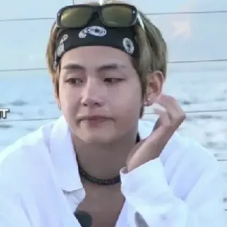 🏁 V kpop, idol, bts, weinen, traurig, koreanisch, person telegram sticker