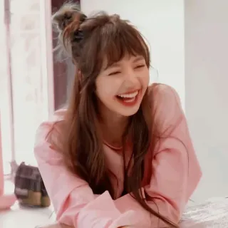 😂 Lisa ลิซ่า, Blackpink, Kpop, ยิ้ม, คนดัง, นักร้อง telegram sticker
