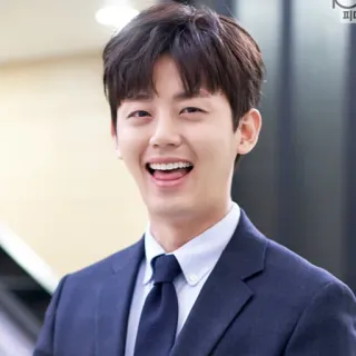 😃 attore, completo, sorriso, uomo, coreano telegram sticker