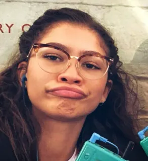 🥴 Zendaya zendaya, occhiali, celebrità, attrice, ritratto telegram sticker