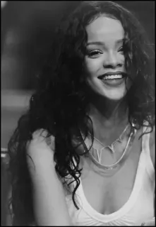 🗝 Rihanna cantora, celebridade, retrato, mulher, sorriso, moda telegram sticker
