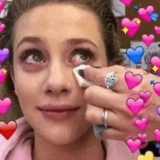 😭 Lili Reinhart ojos de corazón, celebridad, lindo, amor, pegatinas de corazón, llorando telegram sticker