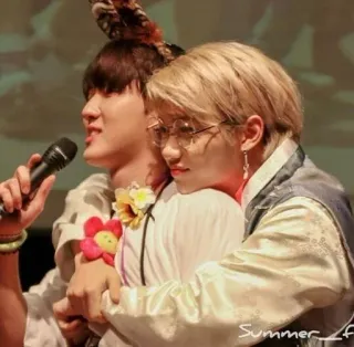 💫 kpop, câlin, portrait, événement, gens, musique telegram sticker