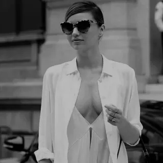 🌨 frau, sonnenbrille, weißes hemd, mode, model, stil, dekolleté telegram sticker