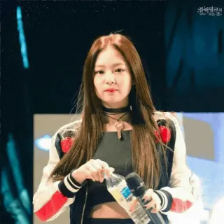 🍍 Jennie Jennie, singer, idol, kpop, woman, water bottle telegram sticker