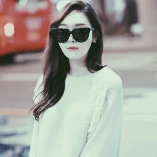 🖲 kobieta, okulary przeciwsłoneczne, moda, styl, portret, sweter whatsapp sticker