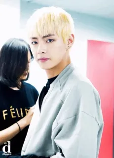 😑 FÉLI persona, capelli biondi, Kpop, BTS, Kim Taehyung telegram sticker