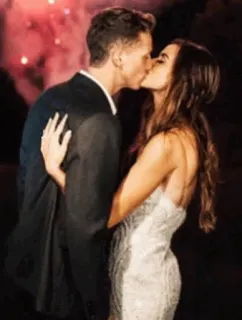 😚 couple, kiss, wedding, love, romance, relationship telegram sticker