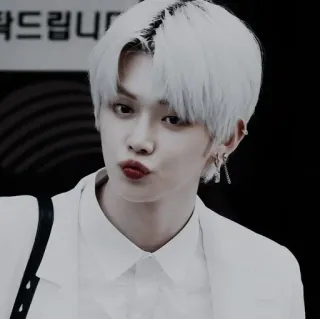 🇦🇴 드립니다 Kpop, Idolo, Ritratto, Uomo, Cantante whatsapp sticker