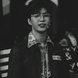🏯 Fan Chengcheng 范丞丞 Porträt, Mann, Brille, Sänger, Schauspieler whatsapp sticker