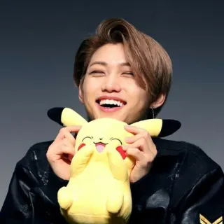 🎸 Pikachu felix, pikachu, kpop, stray kids, pelúcia, idol telegram sticker