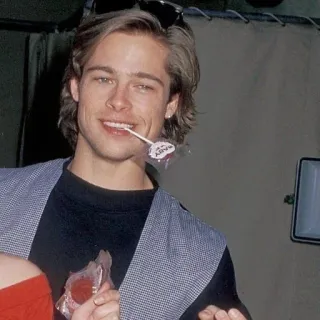 😉 Brad Pitt LOVE brad pitt, attore, lecca lecca, sorriso telegram sticker