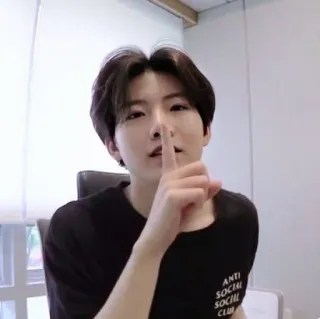 🤫 ANTI SOCIAL SOCIAL CLUB persona, uomo, anti social social club, coreano, dito, shhh telegram sticker