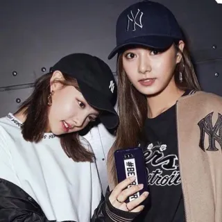 ❤️ #BE portrait, femmes, casquette, jeunes adultes, selfie telegram sticker
