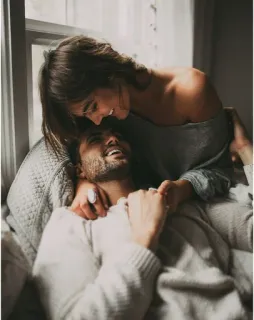 💖 pareja, amor, cariño, romance, juntos, relación, interior, abrazos telegram sticker