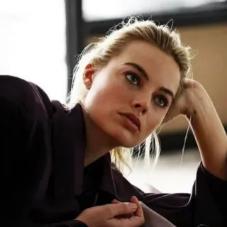⭐️ Margot Robbie Schauspielerin, Promi, Porträt, blond, Frau, schön telegram sticker