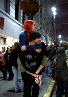 💑 gente, a cuestas, ciudad, urbano, calle, pelo rojo telegram sticker