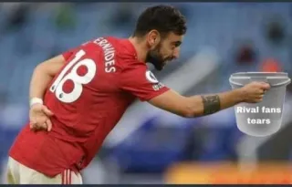 😭 Rival fans tears calcio, football americano, rivalità, sport, meme, lacrime telegram sticker