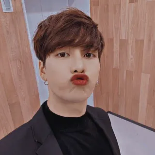 😘 whatsapp sticker