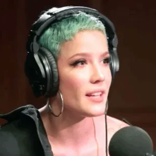 🕊 Halsey 海尔希, 音乐家, 歌手, 耳机, 名人, 肖像 telegram sticker