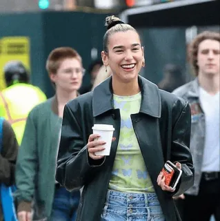 🥂 Dua Lipa знаменитость, певец, мода, стиль, уличный стиль, папарацци, Дуа Липа telegram sticker
