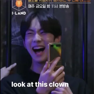 🤡 look at this clown Clown, Meme, Drôle, Personne, Moquerie whatsapp sticker
