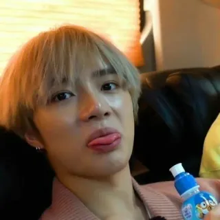 😛 whatsapp sticker