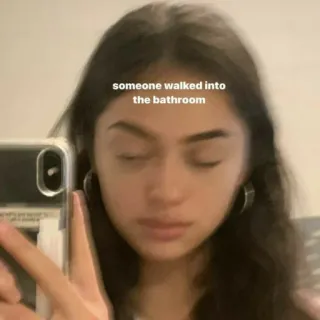 😡 someone walked into the bathroom banheiro, engraçado, garota, selfie, texto telegram sticker